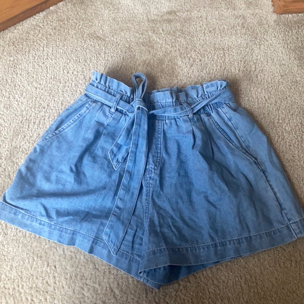 American Eagle Paper bag shorts